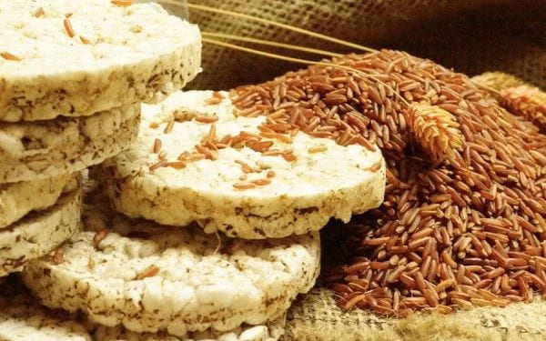 100g bánh gạo lứt bao nhiêu caolo