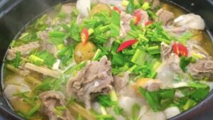 Vịt om sấu ăn với rau gì chuẩn vị?