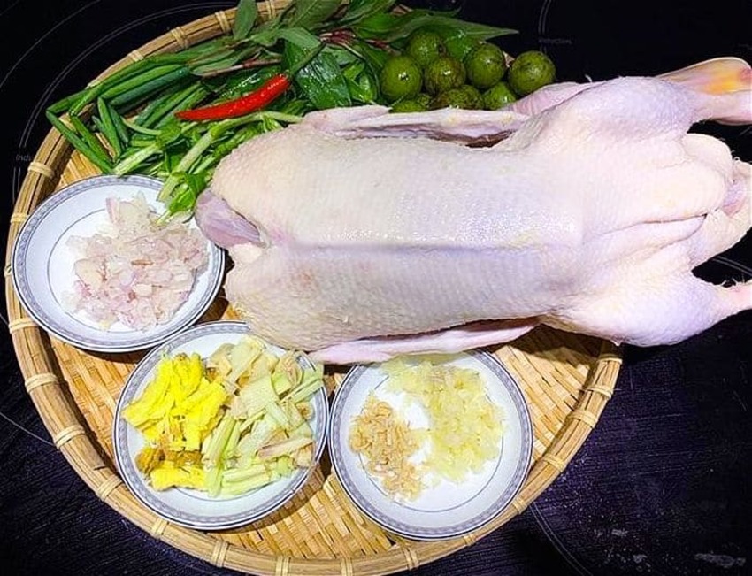 Nguyên liệu nấu vịt om sấu miền Bắc